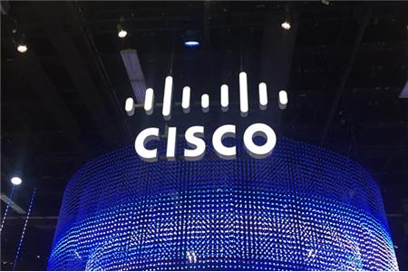 تجهیزات سیسکو: چرا سیسکو انتخابی عالی برای شبکه های پیشرفته است؟