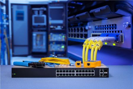 تجهیزات شبکه: راهنمای کامل برای انتخاب بهترین تجهیزات شبکه