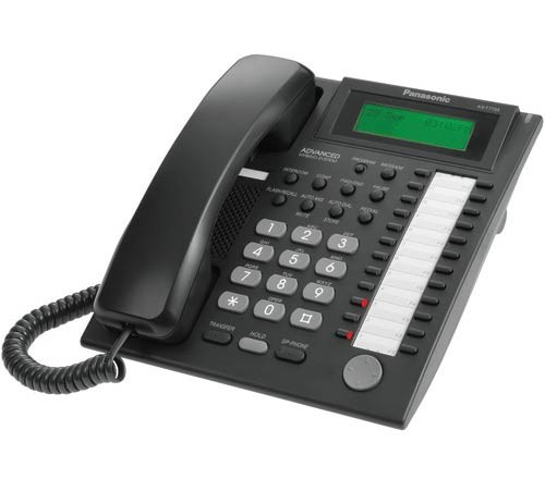 لفن دیجیتال سانترال پاناسونیک مدل KX-T7735 با نمایشگر سه‌خطی، ۲۴ کلید قابل برنامه‌ریزی، اسپیکرفون دوبلکس و قابلیت اتصال هدست.